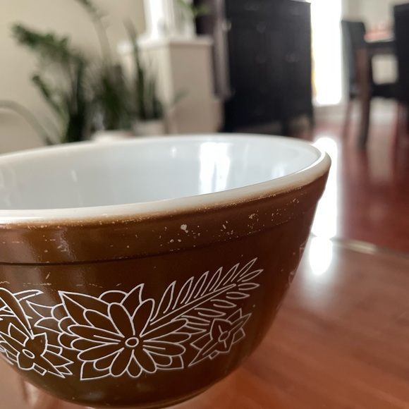 Vintage Pyrex Woodland Small 1-1/2 Pint Mixing Bowl - Picture 3 of 6
